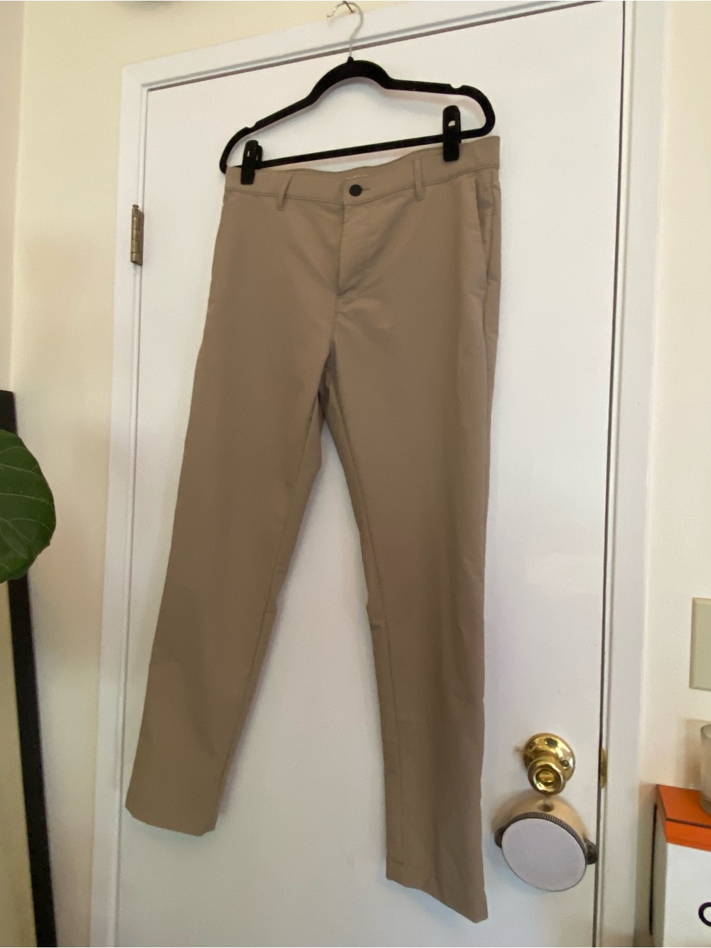 Banana Republic Men’s Chinos in Light Khaki